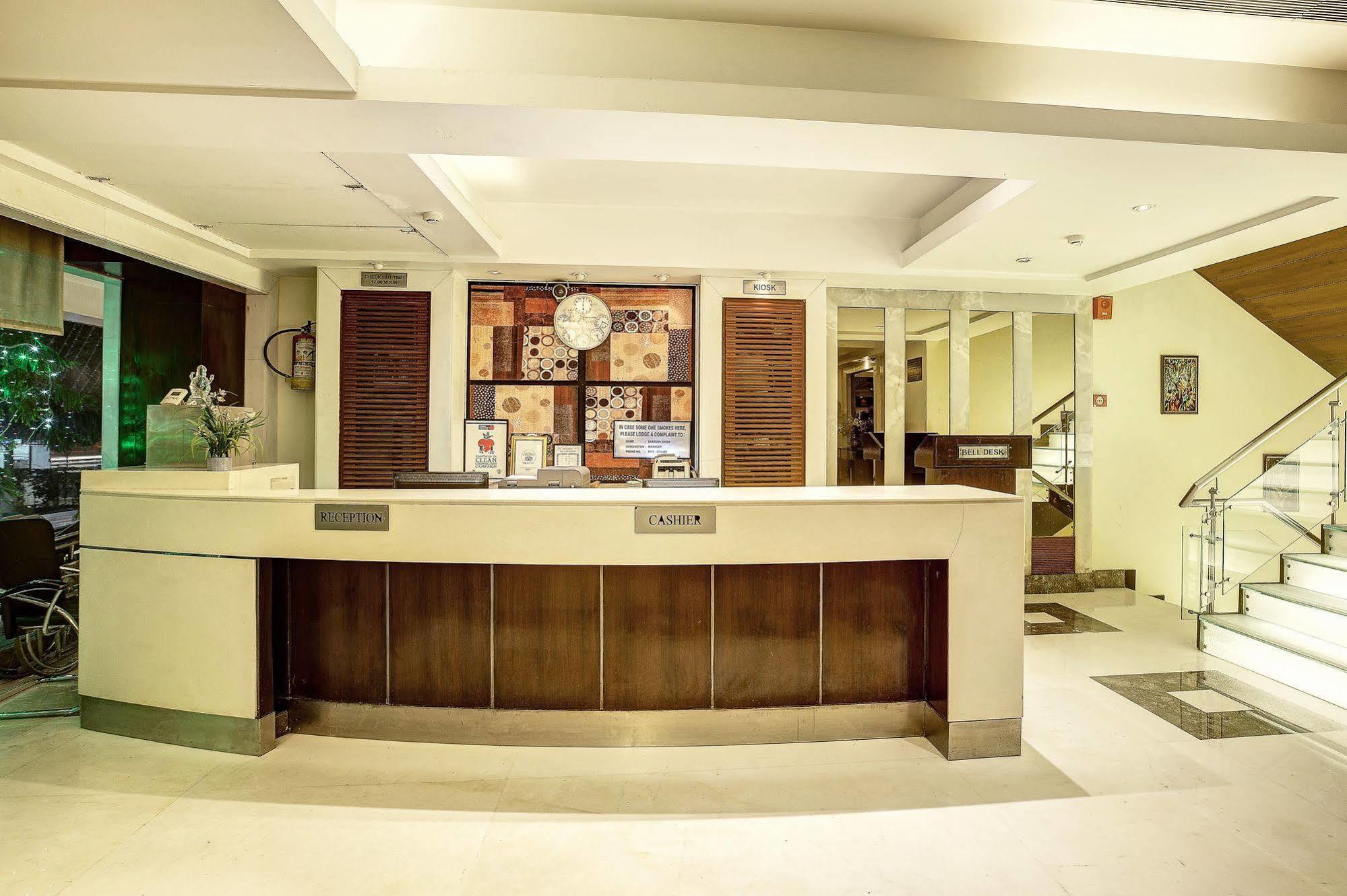 Western Court Chandīgarh Exterior foto